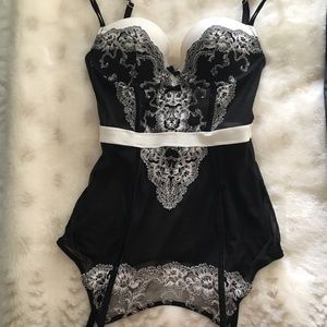 BNWT Victoria’s Secret Lingerie/Teddy Garter